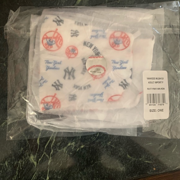 Face Mask MLB New York Yankees (3) Total - Picture 2 of 3